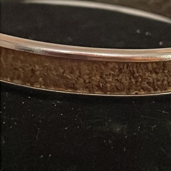 2.75” x 0.5” silver tone bangle bracelet with tan/brown druzy inlay - Picture 6 of 10